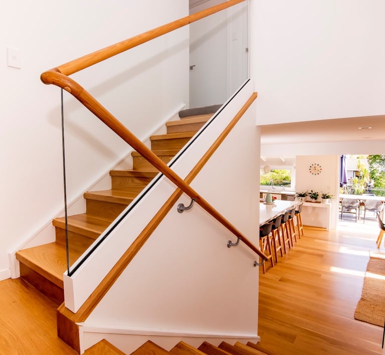 Glass Lab Balustrade in Stairwell Renovation