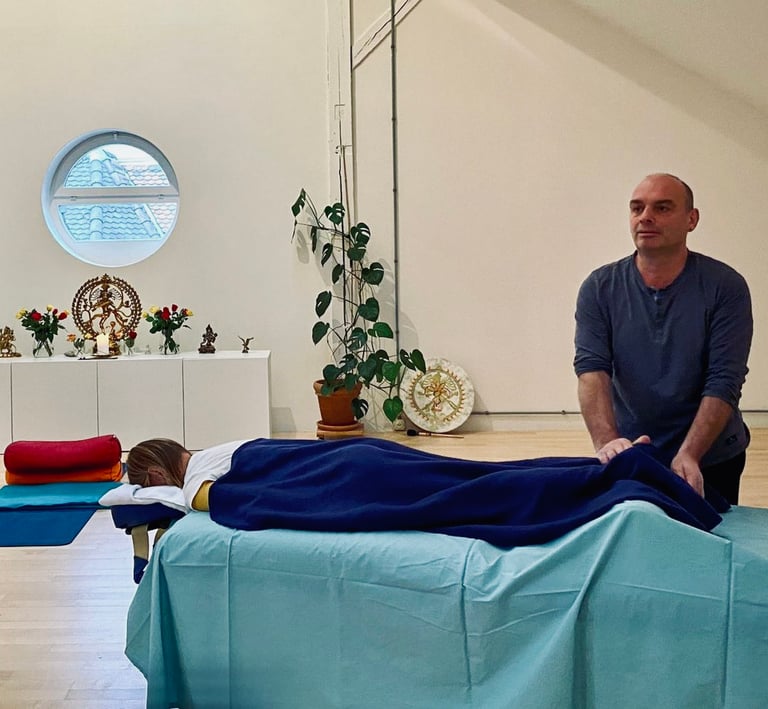 a massage course / workshop