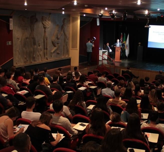 advogados benefícios experiência