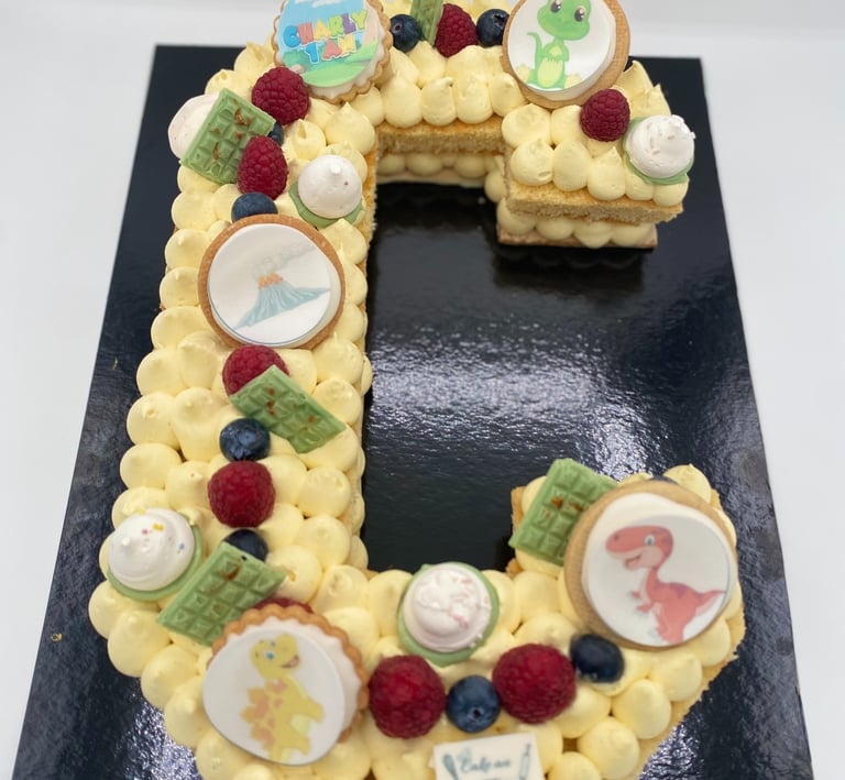 Number cake thème dinosaures lettre C 