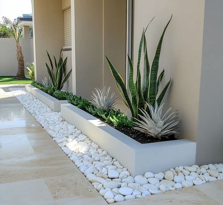 Alçı ve boya uygulamalarıyla modernleştirilen alan