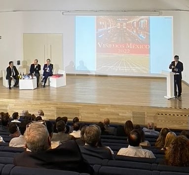 Sala en el museo Soumaya en la presentación del libro