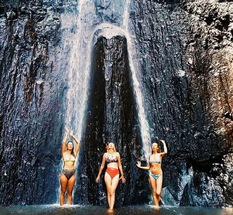 Medytacja pod wodospadem Yeh Mampeh