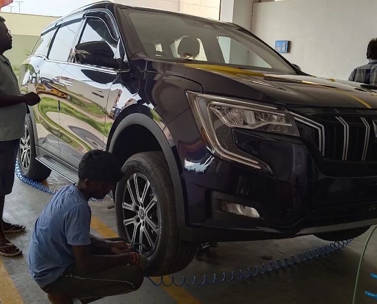 tyre fitting and air service for SUV vehicle