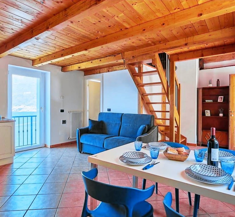 appartamento soppalcato vista lago