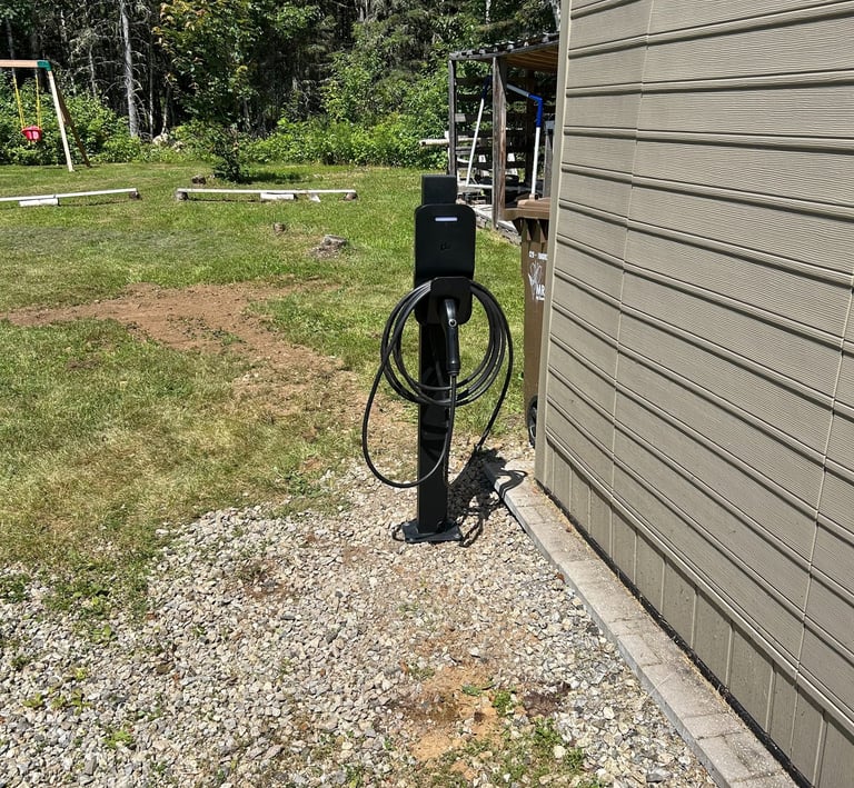 Entrepreneur électricien, à Québec et Lévis, qui a installé une borne de recharge avec tranchée.