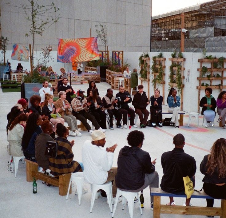 Artists, organisers and creatives connecting through a community-driven artist agency.