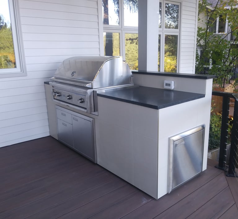 BBQ with Timbertech composite decking and cable rail