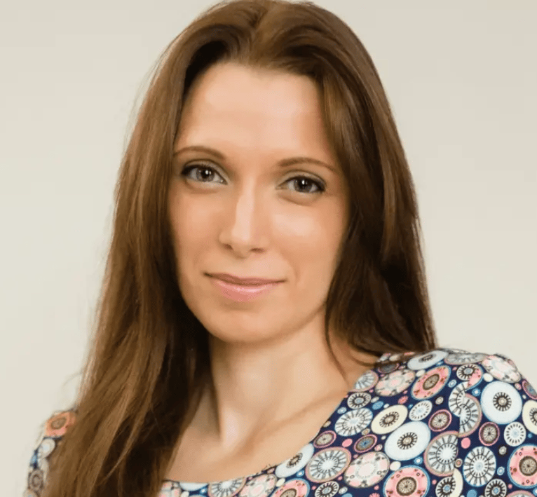 Marie co-hôte Maestro Conciergerie Airbnb à Marseille