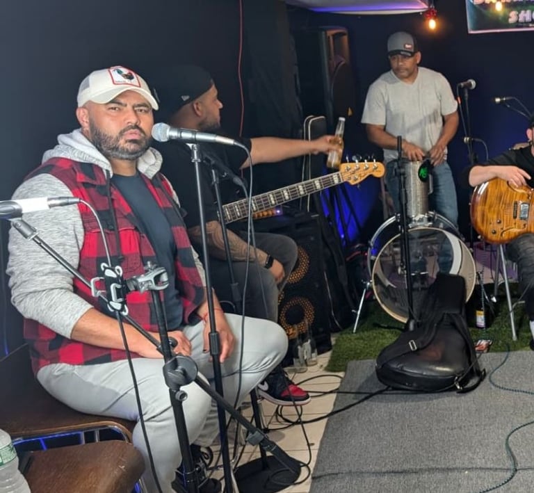 El sonido auténtico de Fabricio Torres, directo desde el corazón con los musicos.