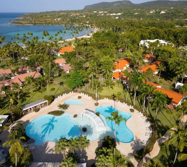 wyndham alltra samana from above