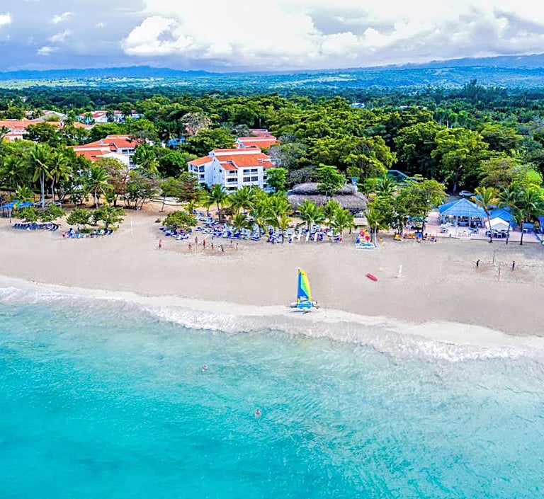 Viva  Heavens By Wyndham beach