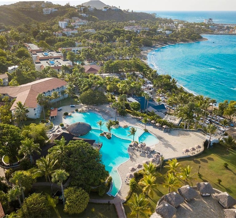 Lifestyle Tropical  Beach Resort & Spa 