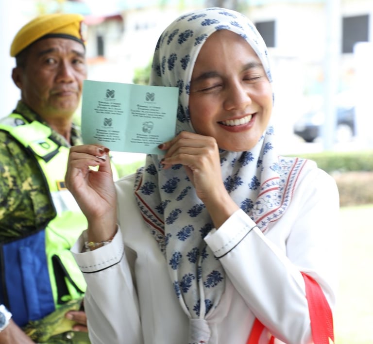 Patient receiving health screening service at Klinik Medcare Malaysia