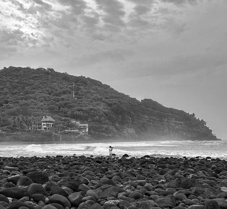 black and white shot of el zonte beach
