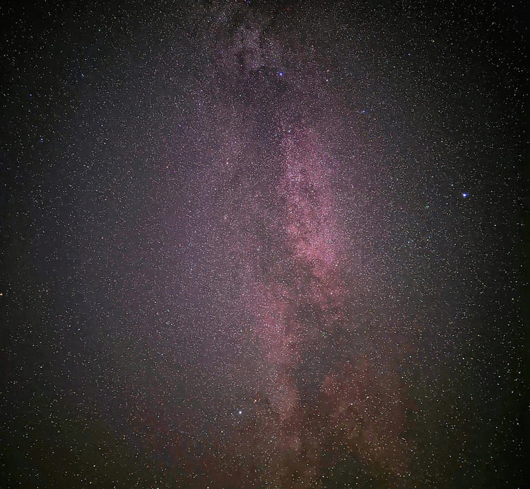 Leuchtender Sternenhimmel in der Nacht, Symbol für Träume und geistliche Visionen