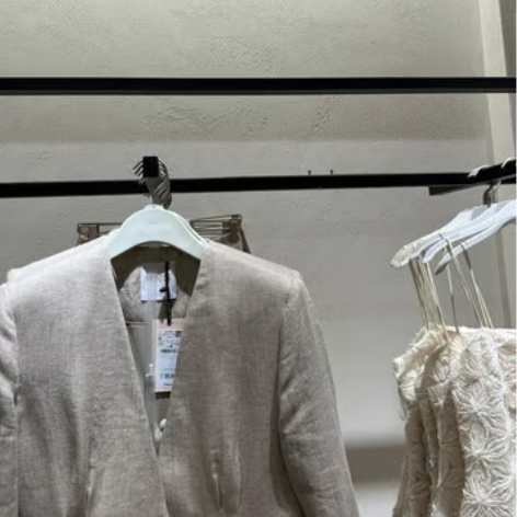 Application of microcement in a clothing store.