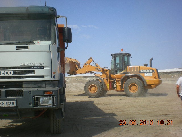 Excavadora frontal carga de camión vertedero