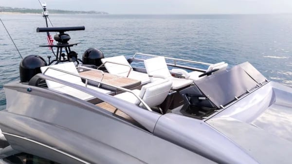Yate Pershing 75 en renta cabo san lucas flydeck