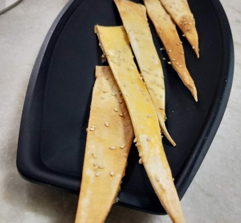 a plate with some kind of food on it