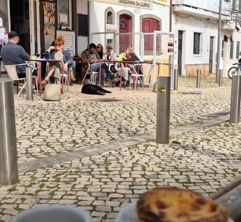 Wie ruft man einen Kellner in Portugal? 