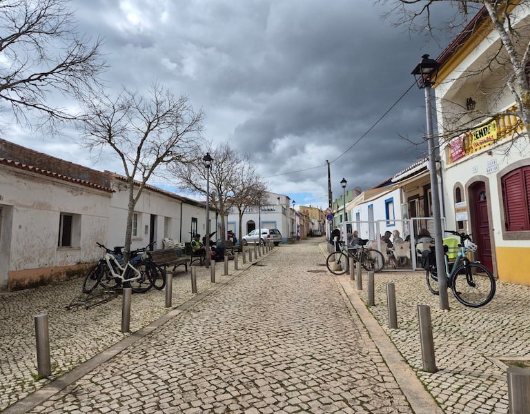 Wie ruft man einen Kellner in Portugal? 