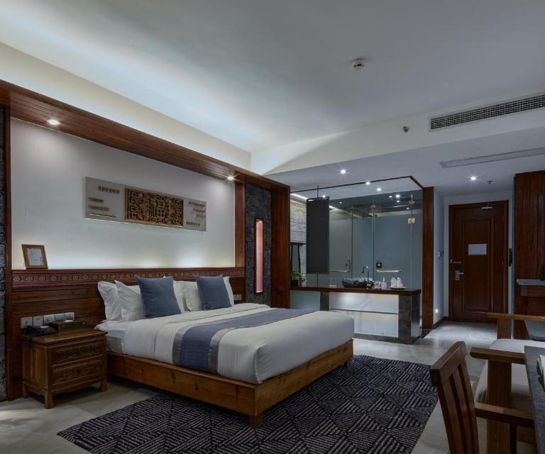 Riverview balcony room at Li River Resort