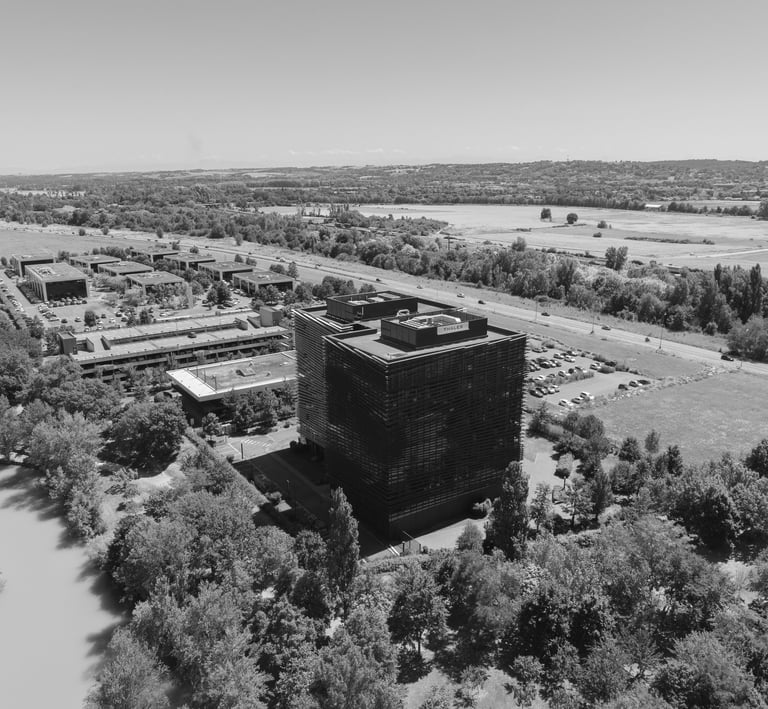 Photo drone Thales Toulouse – prise de vue aérienne signée Red Epic Studio.