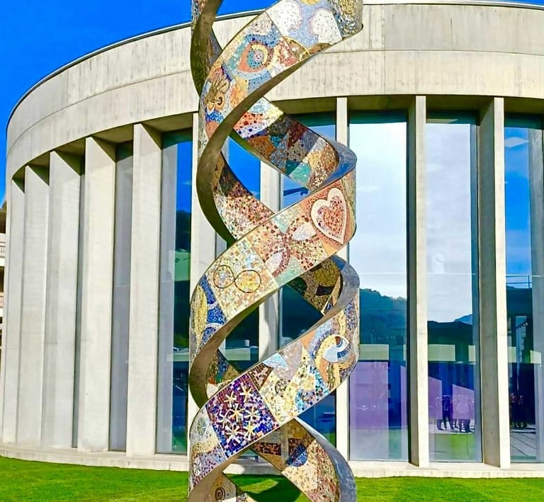 Storia di un DNA, 2022, mosaico e acciaio, Altezza 710 cm. (IBSA - Lugano. Svizzera) 