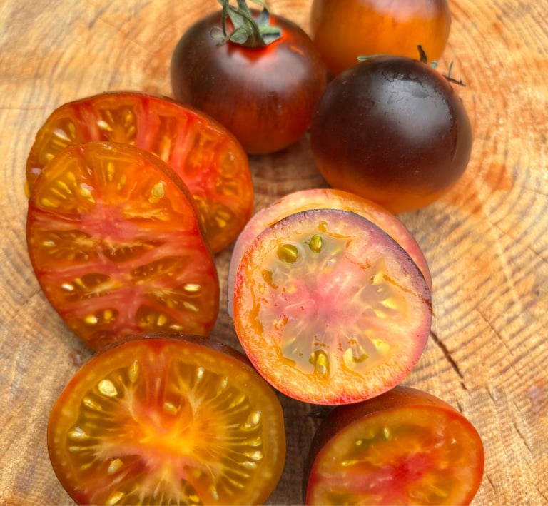 ANANAS BLEU | Offer sweet, juicy flesh with delicate smoky notes.