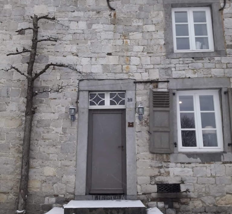 Porte d'entrée de la maison d'hôtes à Crupet