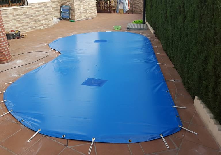 TOLDOS CUBRE PISCINAS
