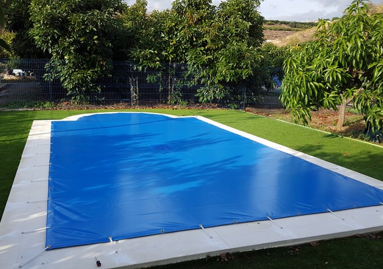 TOLDOS CUBRE PISCINAS