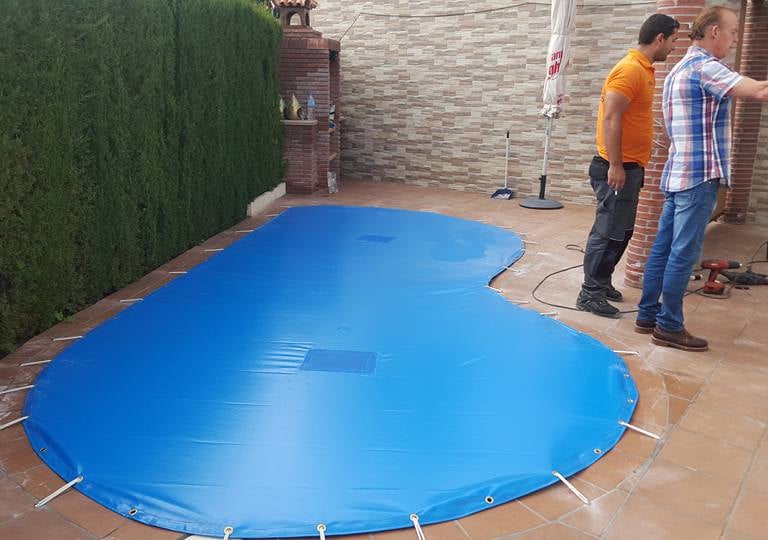TOLDOS CUBRE PISCINAS