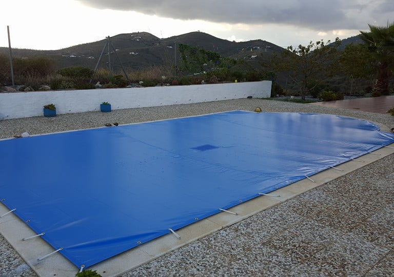 TOLDOS CUBRE PISCINAS