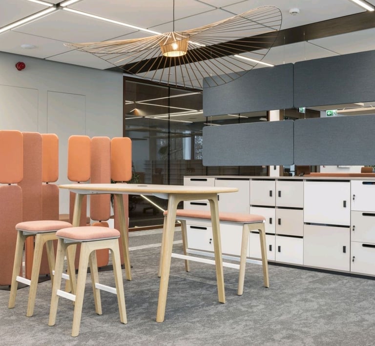 Espace réfectoire aménagé au travail pour améliorer la qualité de vie au travail