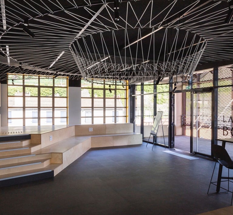 Hall d'entrée aménagé lieu de travail, espaces collaboratifs de qualité, sur-mesure