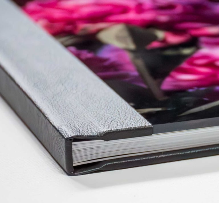 delux-fotoalbumas-akrilo ir juodos odos virselius