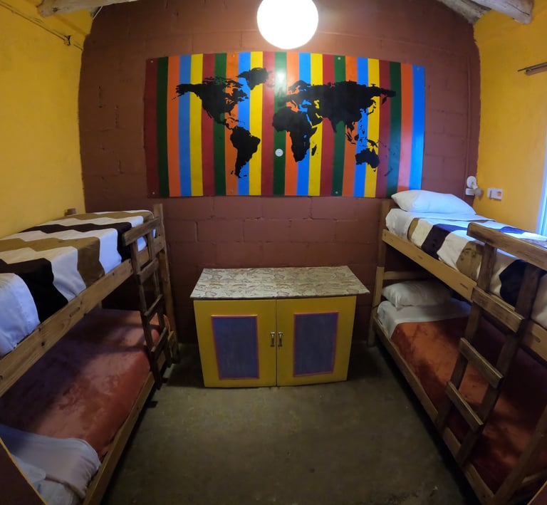 habitación exclusiva para mujeres, con desayuno y wifi