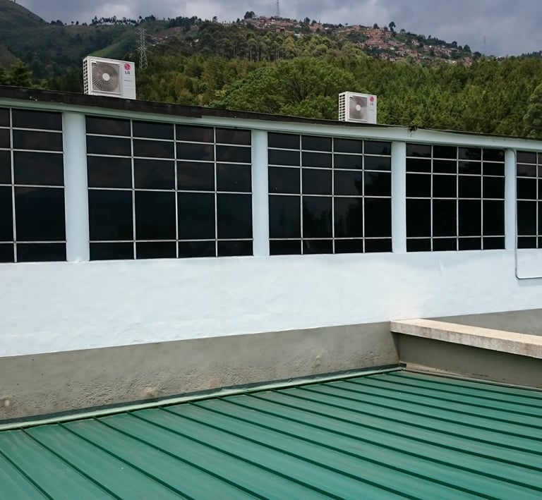 Polarizacion de apartamentos, casas y oficinas. Vidrios, ventanas, privacidad, pelicula polarizada