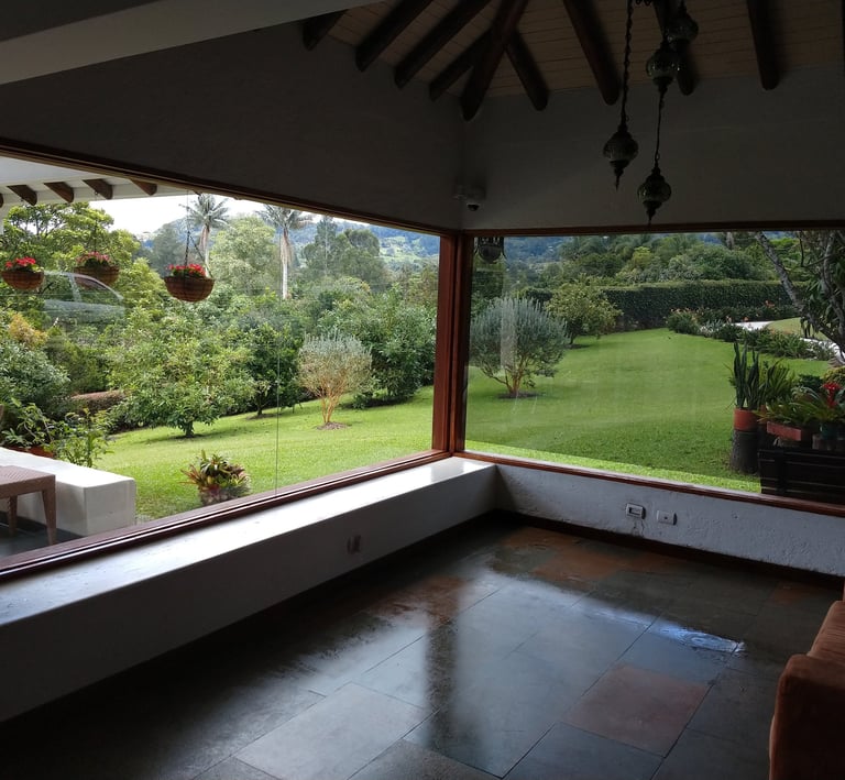 Polarizacion de apartamentos, casas y oficinas. Vidrios, ventanas, privacidad, pelicula polarizada