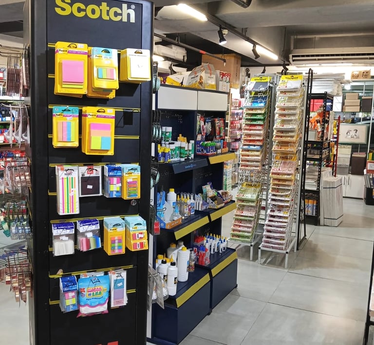 Produtos escolares de qualidade em papelaria local