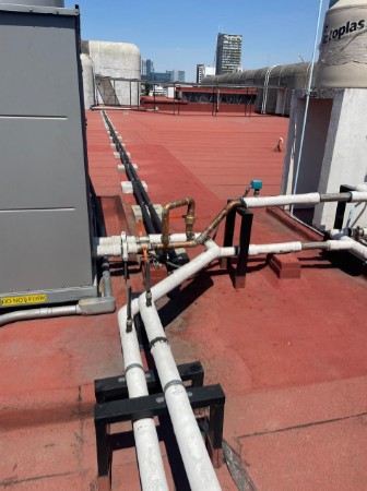 mantenimineto y reparacion de chiller, torres de enfriamiento, bombas de condensados