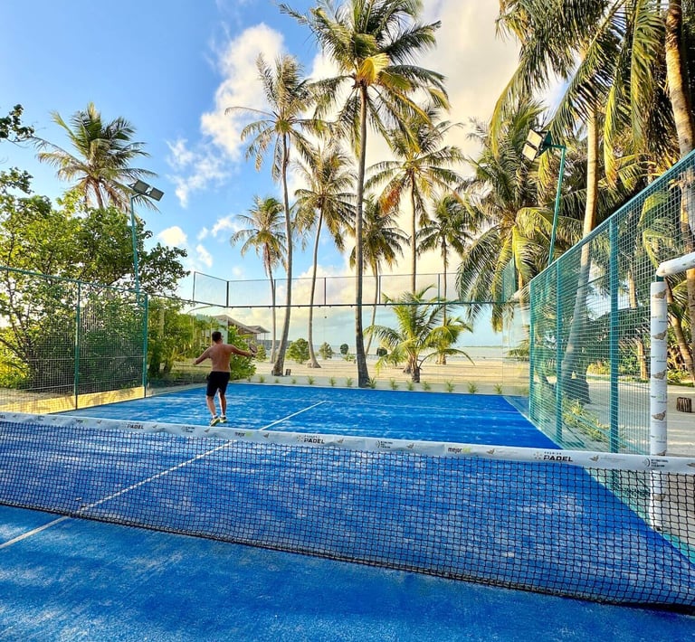 kudadoo maldives padel court