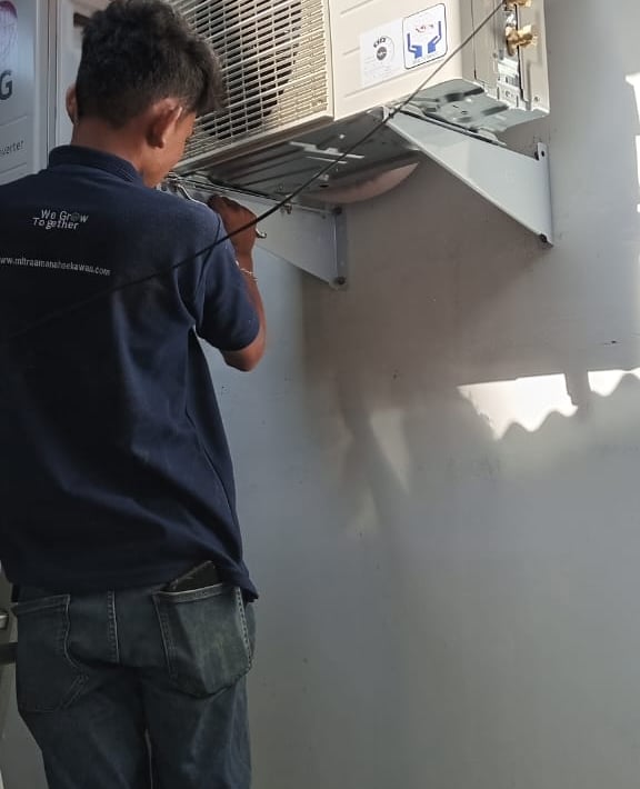 Pemasangan Outdoor AC Daikin