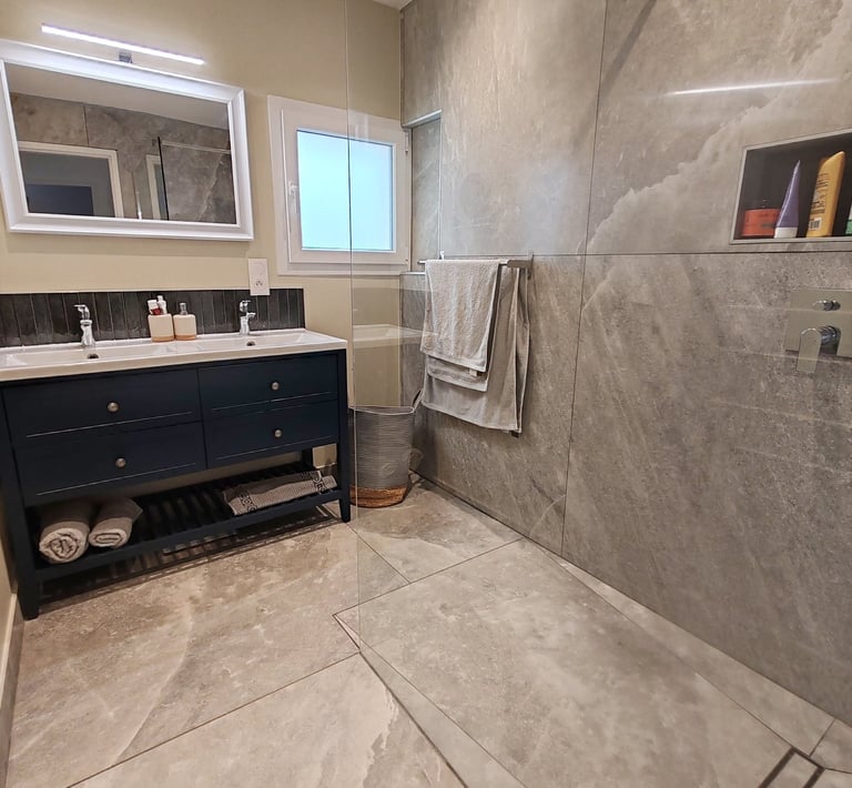 Rénovation complète d'une salle de bain à Béthune par un artisan carreleur