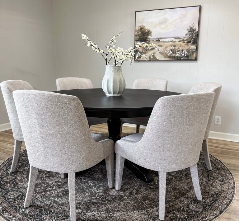 round table staging house