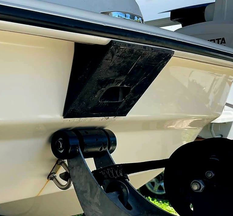 Mako pro-skiff  bow wedge  bow roller 