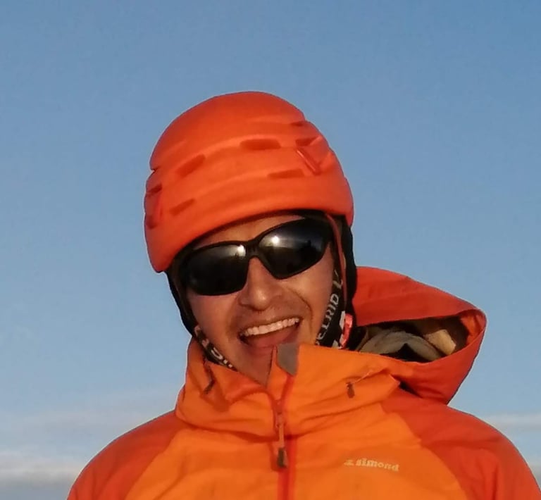 Paul Hinojosa - ASEGUIM guide, Ecuador