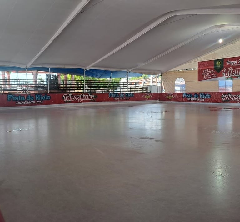 Instalación de pista de hielo Morelos México